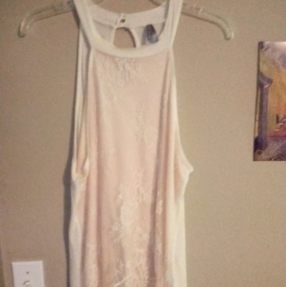 Pretty, peach 🍑  fancy lace tank. Size XL.